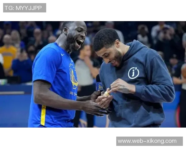 老队友重聚李凯尔赛后与库里追梦小佩顿温情互动展现深厚情谊